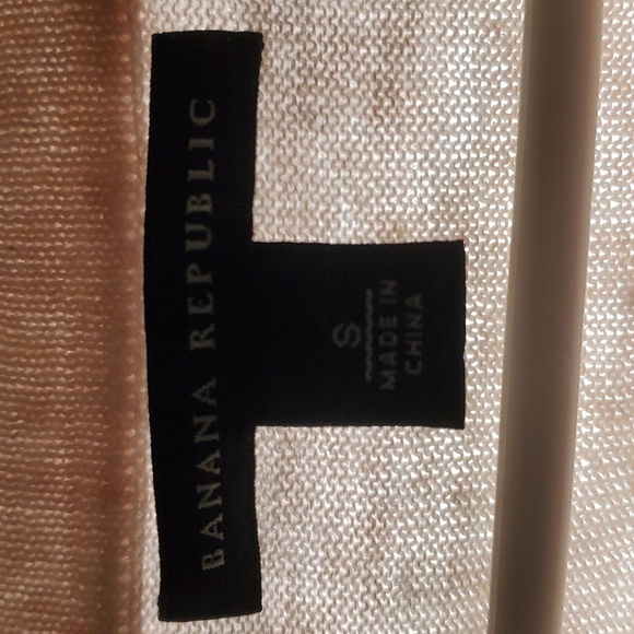 Banana Republic Wool sweater with beaded collar. - Picture 2 of 5